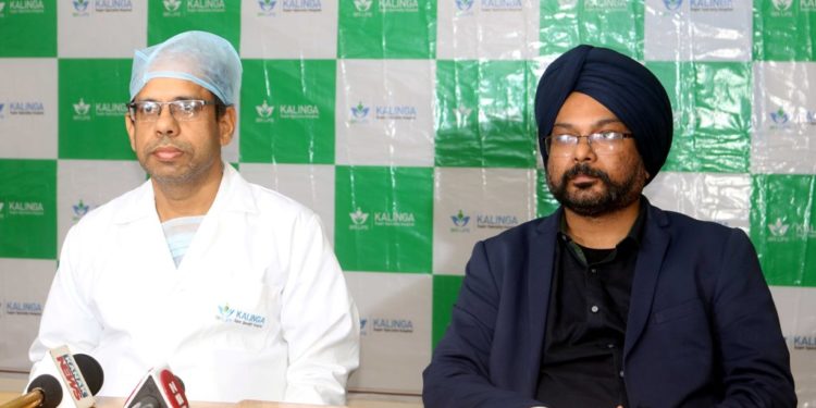 ବିଆର୍ ଲାଇଫ୍ କଳିଙ୍ଗ ହସ୍ପିଟାଲ ଡାକ୍ତରମାନଙ୍କ ଦ୍ୱାରା ବିରଳ ଅସ୍ତ୍ରୋପଚାର