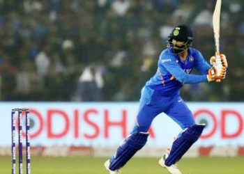 ବିରାଟ କୋହଲି ଙ୍କ ରେକର୍ଡ ଭାଙ୍ଗିଲେ ରୋହିତ ଶର୍ମା ତାଳି ମାଡ଼ ରେ କମ୍ପିଲା ବାରବାଟୀ  ଷ୍ଟାଡିୟମ