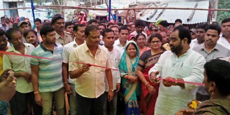 ବୁଢ଼ାମ୍ବ ଠାରୁ ବାଲିପଦର ଦୁଇଟି ରାସ୍ତାର ଓ ଗ୍ରାମପଞ୍ଚାୟତ ବଜାର ଗୃହକୁ ଉଦଘାଟନ କରିଛନ୍ତି – ମନ୍ତ୍ରୀ ଶ୍ରୀ ବିକ୍ରମ କେଶରୀ ଆରୁଖ