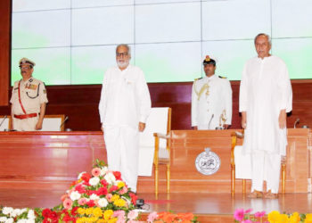 ସଧାରଣତନ୍ତ୍ର ଦିବସ ରେ ରାଜ୍ୟପାଳ ଶ୍ରୀ ଗଣେଶି ଲାଲ ପୁରସ୍କାର ବିତରଣ କରିଥିଲେ