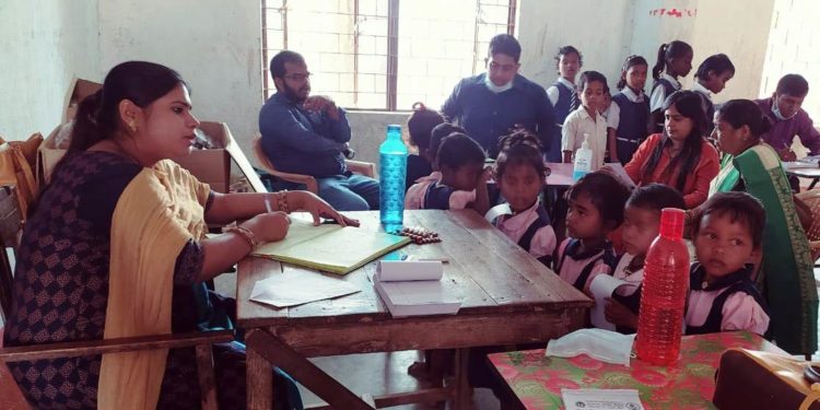 ରାଷ୍ଟ୍ରୀୟ ବାଲ ସ୍ବାସ୍ଥ୍ୟ କାର୍ଯ୍ୟକ୍ରମ ଅନ୍ତର୍ଗତ ଦଳୁଆ ସେବାଶ୍ରମରେ ଦନ୍ତ ଚିକିତ୍ସା ଶିବିର