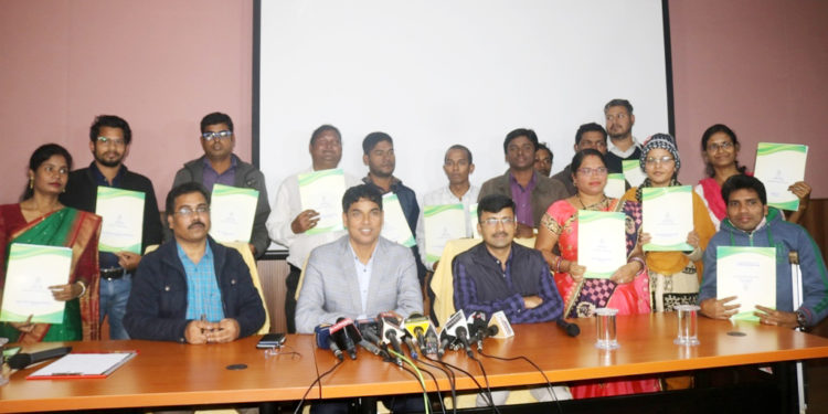 ୧୬ ଜଣ ଅଧ୍ୟାପକ/ଅଧ୍ୟାପିକା ଙ୍କୁ ନିଯୁକ୍ତି ପତ୍ର ପ୍ରଦାନ