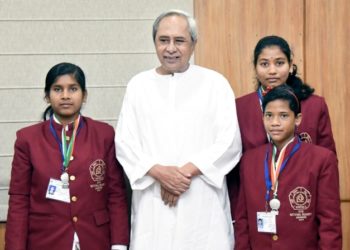 ଧ୍ରୁବ ସମ୍ମାନ ତିନି ଜଣ ଛାତ୍ରୀ ଙ୍କୁ ମୁଖ୍ୟମନ୍ତ୍ରୀ ସାହସିକତା ପୁରସ୍କାର
