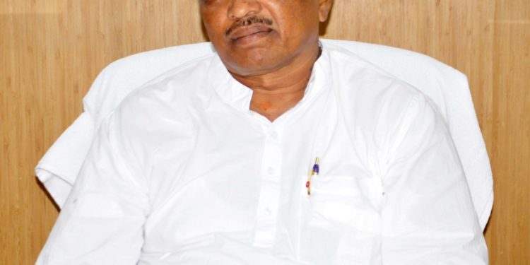 ଆହୁରି କଡାକଡି ହେବ ଟ୍ରାଫିକ ନିୟମ –  ପଛରେ ବସିଲେ ବି ହେଲମେଟ ପିନ୍ଧିବା