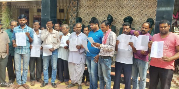 ନିଶ୍ଚନ୍ତ କୋଇଲି ବ୍ଲକରେ ଗତ ଫନି ବାତ୍ୟା ସମୟରେ ରନ୍ଧା ଖାଦ୍ୟ ପ୍ରଦାନ ଦୁର୍ନୀତିର ତଦନ୍ତ ଦାବିକଲେ  ଅଞ୍ଚଳବାସୀ, ବିଡ଼ିଓ ଙ୍କ ମାଧ୍ୟମରେ ଜିଲ୍ଲାପାଳଙ୍କୁ ଦେଲେ ଦାବୀ ପତ୍ର, —