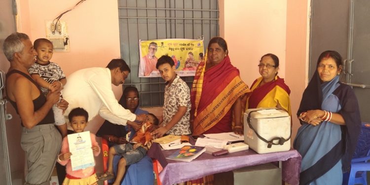 ମାହାଙ୍ଗାରେ ୧୨୫୦୦ ପଲସ ପୋଲିଓ ବୁନ୍ଦା ଖାଇଲେ