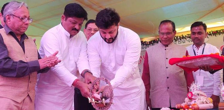 ପ୍ରତାପ ଜେନାଙ୍କ ବଳିଷ୍ଠ ଉଦ୍ୟମରେ ମାହାଙ୍ଗା ସାହିତ୍ୟ ମହୋତ୍ସବ ଉଦଘାଟିତ