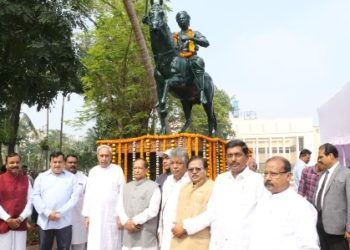 ବିଧାନସଭା ପରିସରରେ ବୀର ସୁରେନ୍ଦ୍ର ସାଏଙ୍କ ଶ୍ରାଦ୍ଧଦିବସ ପାଳିତ