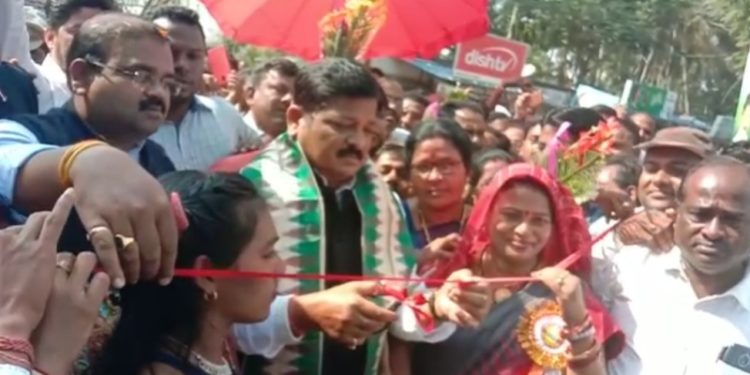 ନୂଆ ପାର୍କରେ ଦୋଳି ଖେଳିଲେ ମନ୍ତ୍ରୀ ପ୍ରତାପ ଜେନା,