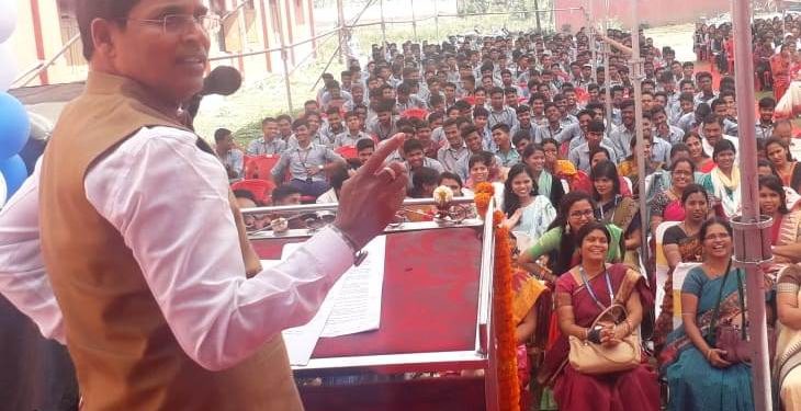 ମୋତେ ପାରୁଛ ଯେତେ ଗାଳି ଦିଅ ,  ପିଲାଙ୍କ ଭବିଷ୍ୟତ ସୁଧାରି ଦିଅ : ଅରୁଣ