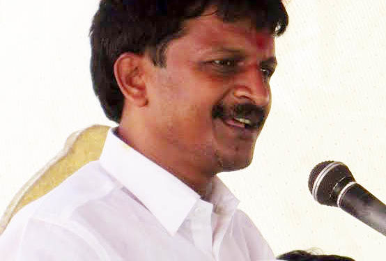 ମନ୍ତ୍ରୀଙ୍କୁ ଖରାପ ବ୍ୟବହାର ଦେଖାଇ ବନ୍ଧା ହେଲେ ; ଜଣେ କର୍ମଚାରୀ