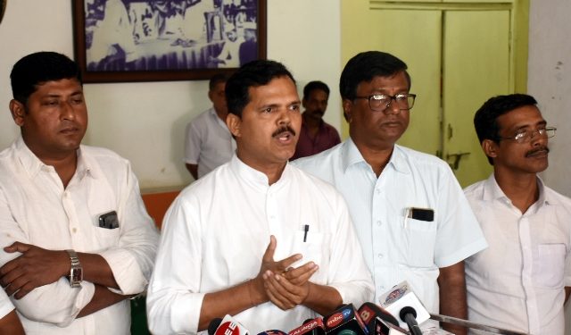 ଜାଲ୍ ପ୍ରମାଣପତ୍ର ଦେଇ ଫସିଲେ ଅନୁଭବ,ଜେଲ୍‌କୁ ପଠାଇବାକୁ କଂଗ୍ରେସର ଦାବି