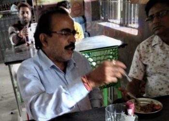 ବୃତ୍ତି ଶିକ୍ଷକତା, ନିଶା ମତୁଆଲା ଆମେତ ଭାଗ୍ୟବାନ ଗୁରୁ ରେ ଆମପରି ଆଉ କିଏ ହବରେ ମାହାଙ୍ଗା – କଟକ