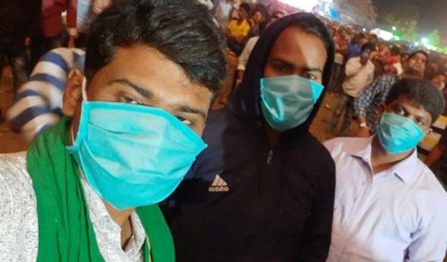 ବଜାରରୁ ମାସ୍କ ଓ ସାନିଟାଇଜର ଉଭାନ,10 ଟଙ୍କା ମାସ୍କ 70,80  ବିକ୍ରି,  ଗ୍ରାମାଂଚଳରେ ମିଳୁନି ମାସ୍କ ଓ ସାନିଟାଇଜର