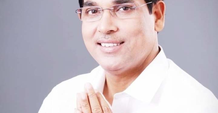 କୋଭିଡ୍‌-୧୯ର ମୁକାବିଲା କରିବା ପାଇଁ କୃଷି ଓ କୃଷକ ସଶକ୍ତିକରଣ ମନ୍ତ୍ରୀ ଡ. ଅରୁଣ କୁମାର ସାହୁ ଦେଲେ ତିନି ମାସର ଦରମା