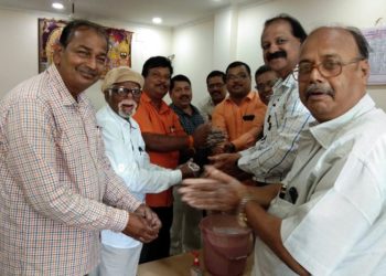 ଲୋକସେବା ଭବନର ପ୍ରେସ ଲାଉଞ୍ଚରେ ହାତ ଧୁଆ ସଚେତନତା କାର୍ଯ୍ୟକ୍ରମରେ ଶପଥ