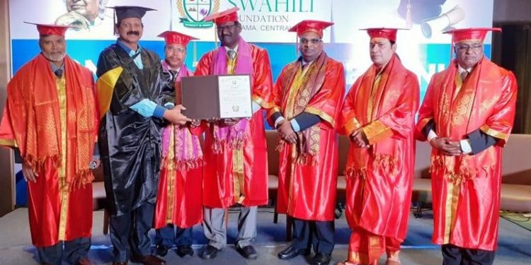 ବରିଷ୍ଠ ସାମ୍ବାଦିକ ଜୀମୂତ ମଂଗରାଜଙ୍କୁ ଆମେରିକାର ସ୍ୱାହିଲି ବିଶ୍ୱବିଦ୍ୟାଳୟ ପକ୍ଷରୁ ସାମ୍ବାଦିକତାରେ ଡ଼କ୍ଟରେଟ୍‌