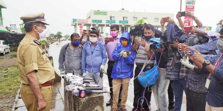 ସୀମାନ୍ତ ବର୍ତୀ ଅଞ୍ଚଳରେ କୋରୋନା ସ୍ଥିତି ପରଖିଲେ ଡିଜିପି