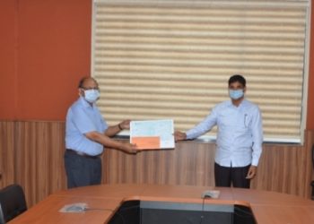 କୋଭିଡ୍‌-୧୯ ମୁକାବିଲା ପାଇଁ ଓଡ଼ିଶା କୃଷି ଓ ବୈଷୟିକ ବିଶ୍ୱବିଦ୍ୟାଳୟ ତରଫରୁ ମୁଖ୍ୟମନ୍ତ୍ରୀଙ୍କ ରିଲିଫ୍‌ ପାଣ୍ଠିକୁ ଗୋଟିଏ ଦିନର ଦରମା ପ୍ରଦାନ