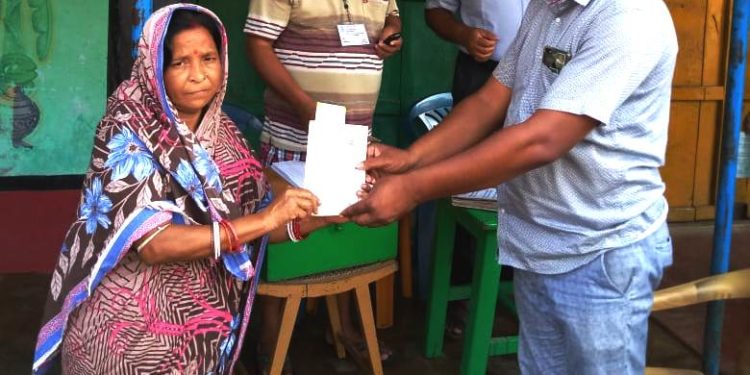 ପ୍ରଥମ ଦିନରେ ୬ହଜାର ପରିବାରଙ୍କୁ ଦିଆଗଲା ଏକ ହଜାର ଟଙ୍କା