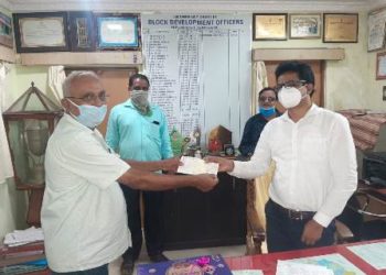 ହିଞ୍ଜିଳିକାଟୁ ବ୍ଳକ ଚାଉଳ କଳ ମାଲିକ ସଂଘ ପକ୍ଷରୁ ମୁଖ୍ୟମନ୍ତ୍ରୀ ରିଲିଫ ପାଣ୍ଠିକୁ ସହାୟତା  – ହିଞ୍ଜିଳିକାଟୁ