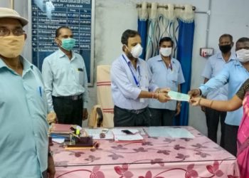 ମୁଖ୍ୟମନ୍ତ୍ରୀଙ୍କ ରିଲିଫ୍ ପାଣ୍ଠିକୁ ସହାୟତା ପ୍ରଦାନ କଲେ ପ୍ରାଥମିକ ଶିକ୍ଷକ ସଂଘ – ହିଞ୍ଜିଳିକାଟୁ