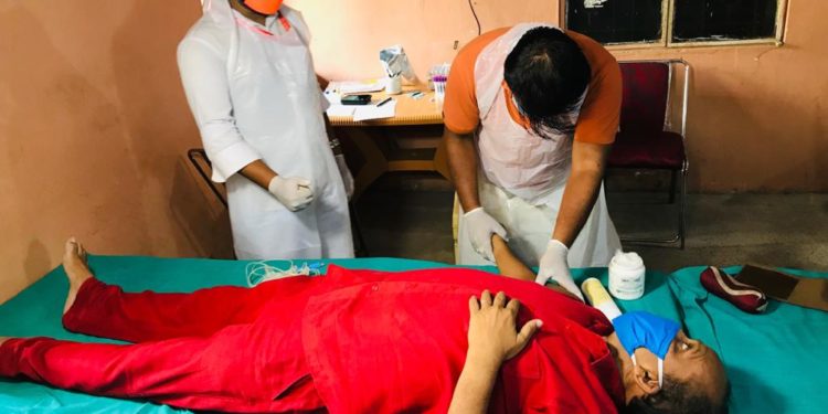 ଲକଡ଼ାଉନ୍ ସମୟରେ ଅସହାୟଙ୍କ ପାଇଁ ଦେବଦୂତ ସାଜିଲେ ପ୍ରଭାତ ବିଶ୍ୱାଳ