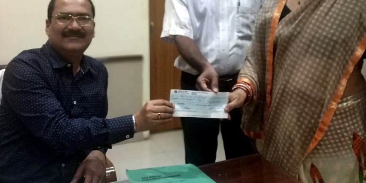 କରୋନା ମୁକାବିଲା ପାଇଁ ମୁଖ୍ୟମନ୍ତ୍ରୀ ରିଲିଫ ପାଣ୍ଠିକୁ ଶିକ୍ଷକଙ୍କ ସହାୟତା