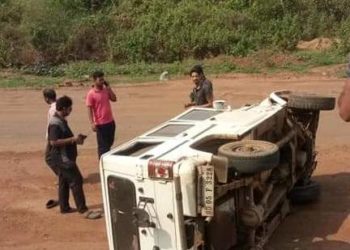 ୫୫ନଂ ଜାତୀୟ ରାଜପଥରେ ଓଲଟିଲା ବୋଲେରୋ