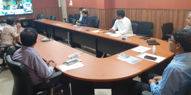 ଭିଡ଼ିଓ କନ୍‌ଫରେନ୍ସିଂ ମାଧ୍ୟମରେ ଜିଲ୍ଲାର କୃଷି ଅଧିକାରୀଙ୍କ ସହିତ କୃଷି ଓ କୃଷକ ସଶକ୍ତିକରଣ ମନ୍ତ୍ରୀଙ୍କ ଆଲୋଚନା