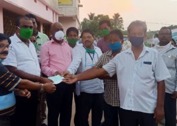 ମୁଖ୍ୟମନ୍ତ୍ରୀ ରିଲିଫ ମାହାଙ୍ଗା ଡ଼ିଲର ସଙ୍ଘ ଦେଲେ ଲକ୍ଷେ