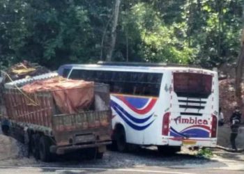 କଳିଙ୍ଗା ଘାଟିରେ ପୁଣି ଏକ ବସ୍ ଦୁର୍ଘଟଣାଗ୍ରସ୍ତ, ସୁରତରୁ ପ୍ରବାସୀ ଓଡ଼ିଆଙ୍କୁ ନେଇ ଗଞ୍ଜାମ ଆସୁଥିଲା ବସ୍ ଫୁଲବାଣୀ