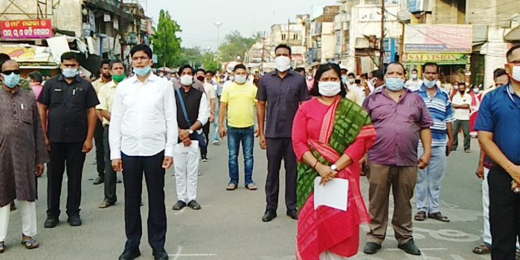 ବନ୍ଦେ ଉତ୍କଳ ଜନନୀ ଗୀତରେ କମ୍ପିଲା ନୟାଗଡ ଟ୍ରାଫିକ ଛକ – କୃଷି ମନ୍ତ୍ରୀ ଅରୁଣ ସାହୁ