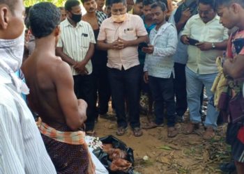 ପୂର୍ବତନ ବିଧାୟକ ଅନୁଭବ ପଟ୍ଟନାୟକ ସରପଞ୍ଚଙ୍କୁ ଶେଷ ଶ୍ରଦ୍ଧାଞ୍ଜଳି ଜଣାଇଲେ ।