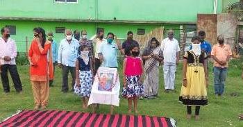 ବନ୍ଦେ ଉତ୍କଳ ଜନନୀ ଗାଇ କରୋନା ଯୋଦ୍ଧାଙ୍କୁ ସମ୍ମାନ ଜଣାଇଲେ ସରସ୍ଵତୀ  କଳା ପରିଷଦ ଓ ଭାରତୀୟ ଜନତା ପାର୍ଟି ସମବାୟ ସେଲ ପରିବାର !