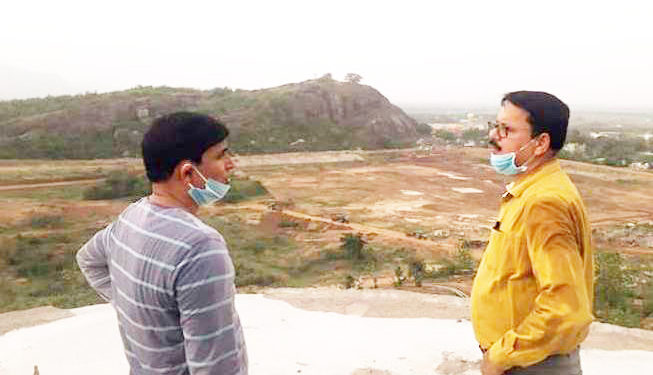 ନୟାଗଡ ବିଶ୍ୱସ୍ଥରୀୟ ବଲାଂଗୀବନ୍ଧପାର୍କର ନିର୍ମାଣ ସ୍ଥଳିରେ ନିର୍ମାଣର ଉଚ୍ଚ ସ୍ତରୀୟ ସମୀକ୍ଷା କଲେ – ମନ୍ତ୍ରୀ  ଅରୁଣ