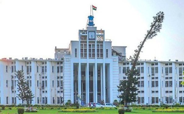 ଆଇଏଏସ୍  ସ୍ତରରେ ଛୋଟ ଧରଣର ଅଦଳବଦଳ