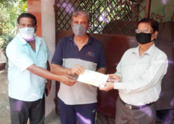 ଏକାମ୍ର ବରିଷ୍ଠ ନାଗରିକ ସଂଘ ତରଫରୁ ମୁଖ୍ୟମନ୍ତ୍ରୀ ଙ୍କ ସହାୟକ ପାଣ୍ଠି କୁ ୩୫୦୦୦ ପ୍ରଦାନ