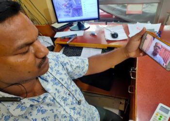 ନୟାଗଡ ବିଜୁ ଯୁବଜନତାଦଳ ନିର୍ବାଚନ ମଣ୍ତଳୀ ସ୍ତରୀୟ ଆ.ଟି ମୁଖ୍ୟଙ୍କ ସହ ରାଜ୍ୟ ବିଜେଡି ଆ.ଟି ସେଲ ମୁଖ୍ୟ ସାଂସଦ ଅମର ପଟ୍ଟନାୟକଙ୍କ ଭି.ସି.ମାଧ୍ୟମରେ କୋଭିଡ୍ ୧୯ ର ସଫଳ ମୁକାବିଲା ନିମନ୍ତେ ବ୍ୟାପକ ଆଲୋଚନା ।