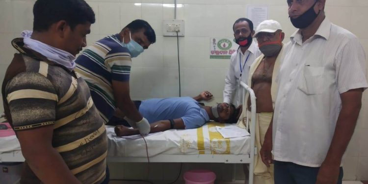 ନୟାଗଡ ଜୀବନ ବିନ୍ଦୁର ସ୍ବେଛାକୃତ ରକ୍ତଦାନ ଶିବିର  :  13 ୟୁନିଟ ରକ୍ତ ସଂଗୃହିତ:ଅନୁପ୍ରାଣିତ ହୋଇ ଦଶପଲ୍ଲା ଅଞ୍ଚଳ ର ଜଣେ କଲେ ରକ୍ତଦାନ ।