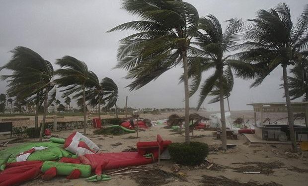 ପଶ୍ଚିମବଙ୍ଗରେ ବାତ୍ୟା ଅମ୍ଫାନ ପରେ ଏବେ ଗୁଜୁରାଟରେ ଆଉ ଏକ ବଡ ବାତ୍ୟା ଆସିବା ନେଇ ପାଣିପାଗ ବିଭାଗ କହିଛି ।