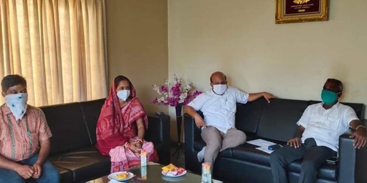 ବରୀ ନିର୍ବାଚନମଣ୍ଡଳୀ ଅନ୍ତର୍ଗତ ରସୁଲପୁର ବ୍ଲକର ବିଭିନ୍ନ ଉନ୍ନତି ମୂଳକ କାର୍ଯ୍ୟର ଗୁରୁତ୍ୱପୂର୍ଣ୍ଣ ଆଲୋଚନା