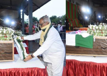 ଶେଷ ସମ୍ମାନ ଜଣାଇବାକୁ ମୁଖ୍ୟମନ୍ତ୍ରୀ ନବୀନ ପଟ୍ଟନାୟକ ଏବଂ ରାଜ୍ୟପାଳ ପ୍ରଫେସର ଗଣେଶୀଲାଲ ଏୟାରପୋର୍ଟରେ ଶ୍ରଦ୍ଧାଞ୍ଜଳି ଦେଇଛନ୍ତି ।
