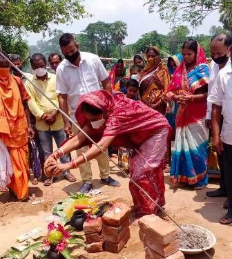 ଆମ ଗାଁ ଆମ ବିକାଶ ଯୋଜନାର ନୂତନ ଗୃହ ର ଶୁଭ ଦେଲେ ବରୀ – ବିଧାୟିକା ଶ୍ରୀମତୀ ସୁନନ୍ଦା ଦାସ