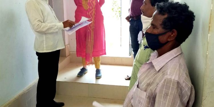 ବିଜେପି ଓ ବିଜେଡିର ସ୍ୱେଛାଚାରୀ ଶାସନ, ମନରେମାରେ ଶ୍ରମିକ ବଦଳରେ ମେସିନି କରୁଛିକାମ – କୋରାଇ ବ୍ଳକରେ ଉନ୍ନୟନ କାର୍ଯ୍ୟରେ ଅନିୟମିତତା  ଉଚ୍ଚସ୍ତରୀୟ ତଦନ୍ତ ଦାବିରେ କଂଗ୍ରେସର ବିଡିଓଙ୍କୁ ଦାବିପତ୍ର