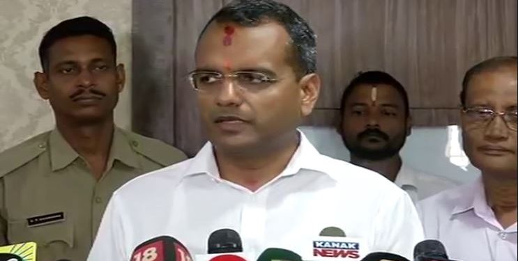 ବାହୁଡ଼ା ଓ କୋଭିଡ୍‌ ନେଇ ଉଚ୍ଚ ସ୍ତରୀୟ ବୈଠକ, ଶ୍ରୀମନ୍ଦିର ମୁଖ୍ୟ ପ୍ରଶାସକ – କ୍ରିଷନ କୁମାରଙ୍କ ସୂଚନା