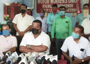 ଗାଡ଼ି ଚାଲିବା ବ୍ୟବସ୍ଥାକୁ ନେଇ ଗଜପତି ମୋଟର ୟୁନିଅନ ଉଠାଇଛି ପ୍ରଶ୍ନ …