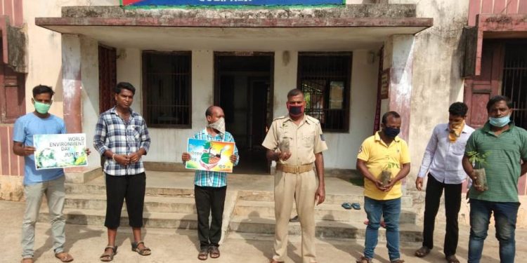 ବିଶ୍ୱ ପରିବେଶ ଦିବସ : ବୃକ୍ଷ ରୋପଣ କଲେ ଫ୍ରେଣ୍ଡସ ହେଲ୍ପ ଗ୍ରୁପ ଓ ମା’ଖିଲାମୁଣ୍ଡା ଯୁବ ପରିଷଦ ।