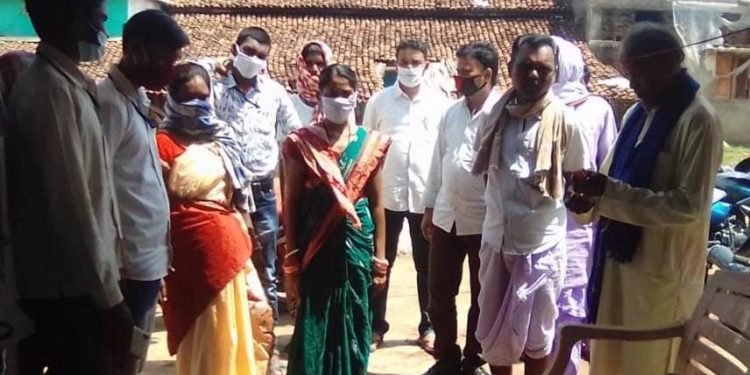 ଚନ୍ଦାହାଣ୍ଡି ବ୍ଲକ ମାଲଗାଁ ଓ ଅନକାବେଡ଼ା ଠାରେ ଆଇନ ସହାୟତା କେନ୍ଦ୍ର ଉଦଘାଟିତ