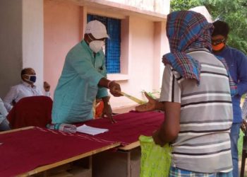 ରାଇଘର ବ୍ଲକରେ ପେନସନ ବଣ୍ଟନ କଲେ – ସାଂସଦ ରମେଶ ଚନ୍ଦ୍ର ମାଝୀ